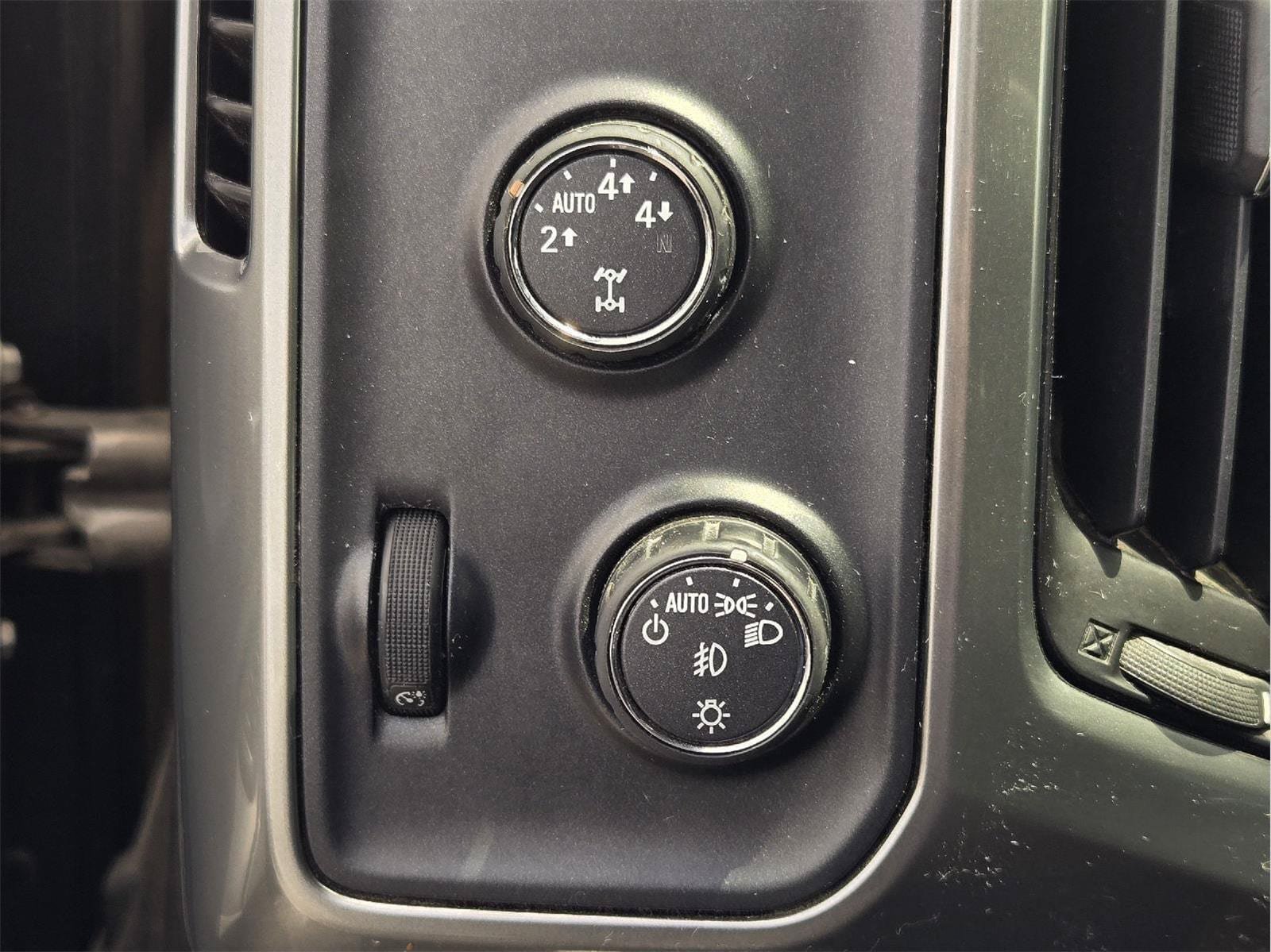 Used 2015 Chevrolet Silverado 1500 LT w/ All Star Edition AWD/4WD image 19