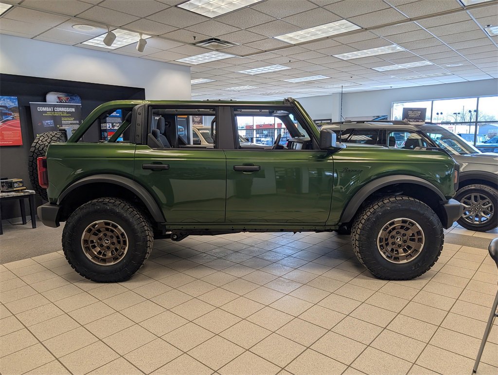 New 2025 Ford Bronco 4-Door image 3