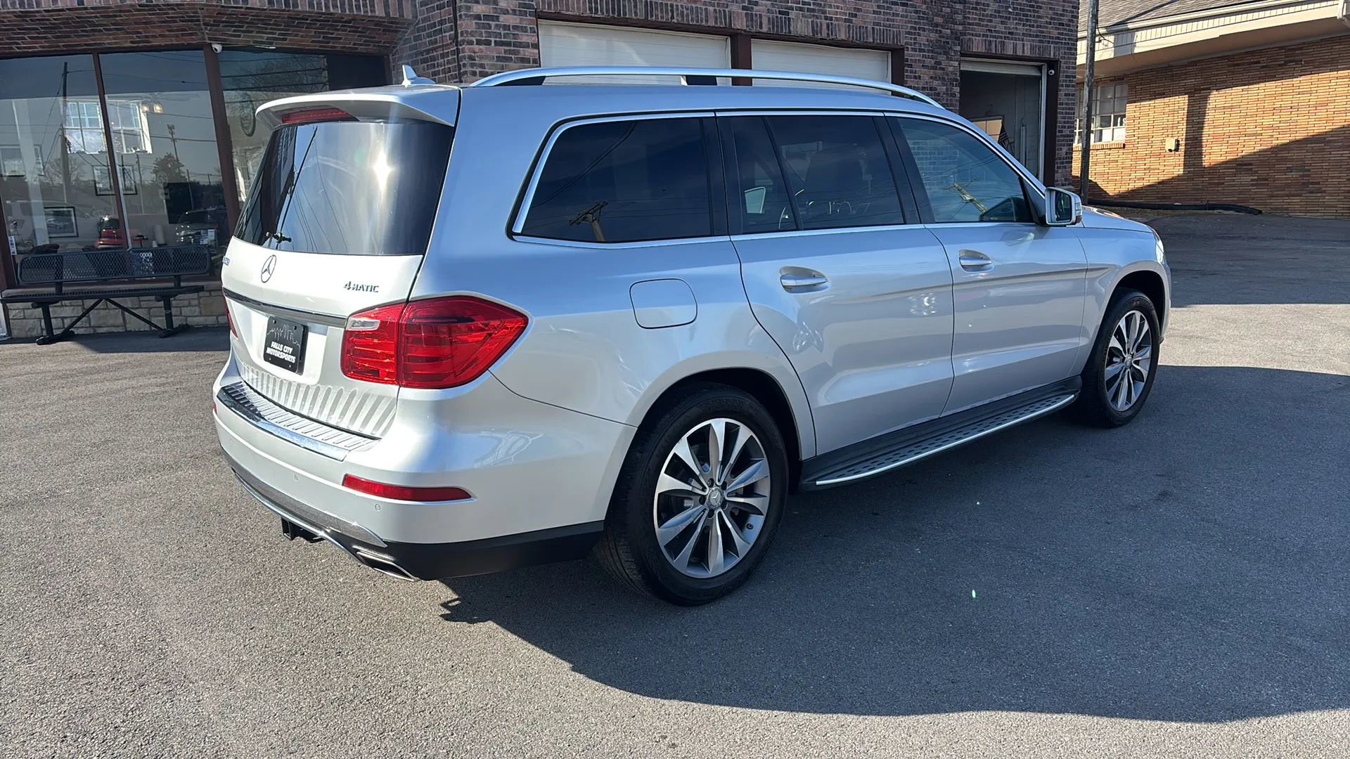 Used 2015 Mercedes-Benz GL 450 4MATIC image 17