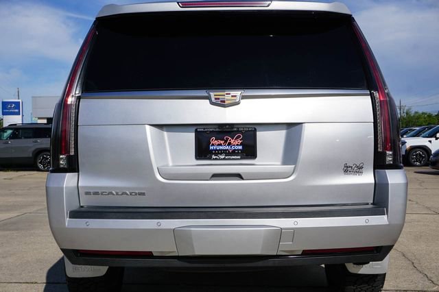 Used 2018 Cadillac Escalade Luxury AWD/4WD image 6