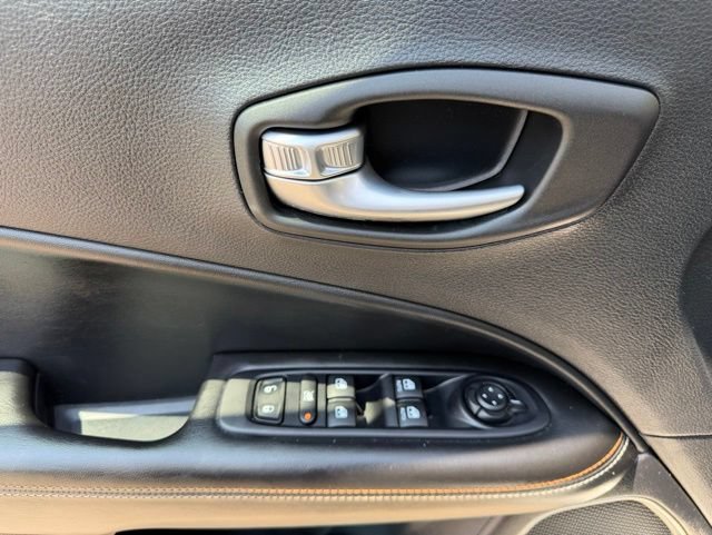 Used 2020 Jeep Compass Latitude AWD/4WD image 12