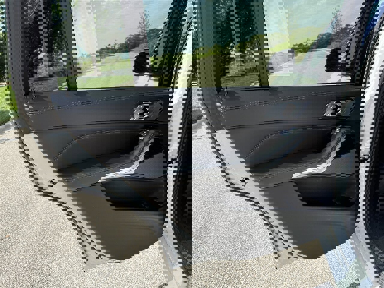 Used 2023 BMW X7 xDrive40i w/ Premium Package image 44