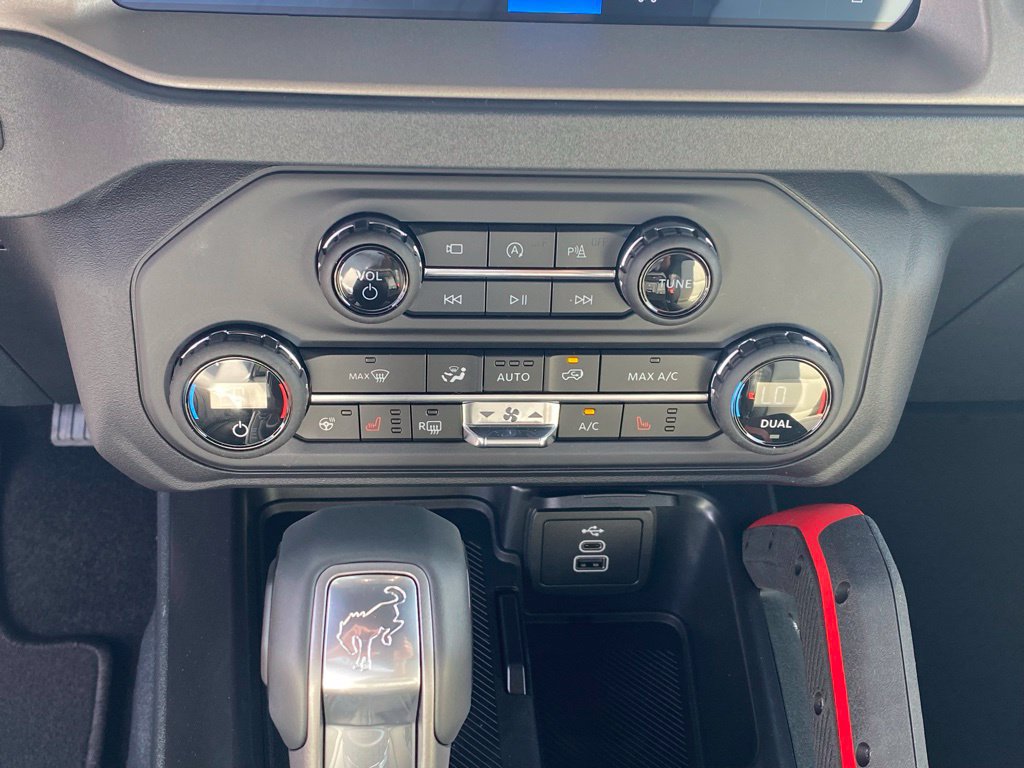 New 2026 Ford Bronco Outer Banks w/ Sasquatch Package AWD/4WD image 20