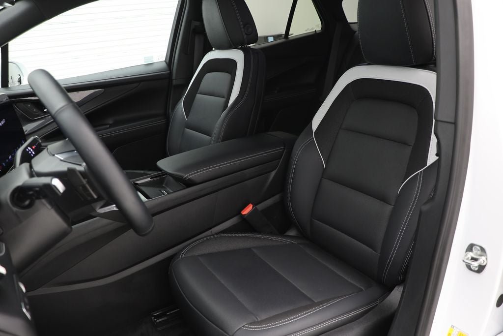 Used 2025 Chevrolet Blazer EV LT AWD/4WD image 15