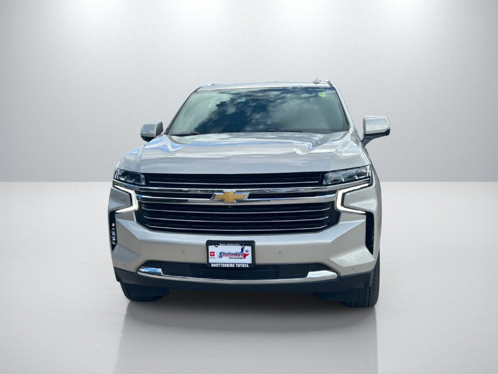 Used 2024 Chevrolet Tahoe LT w/ Luxury Package RWD image 2