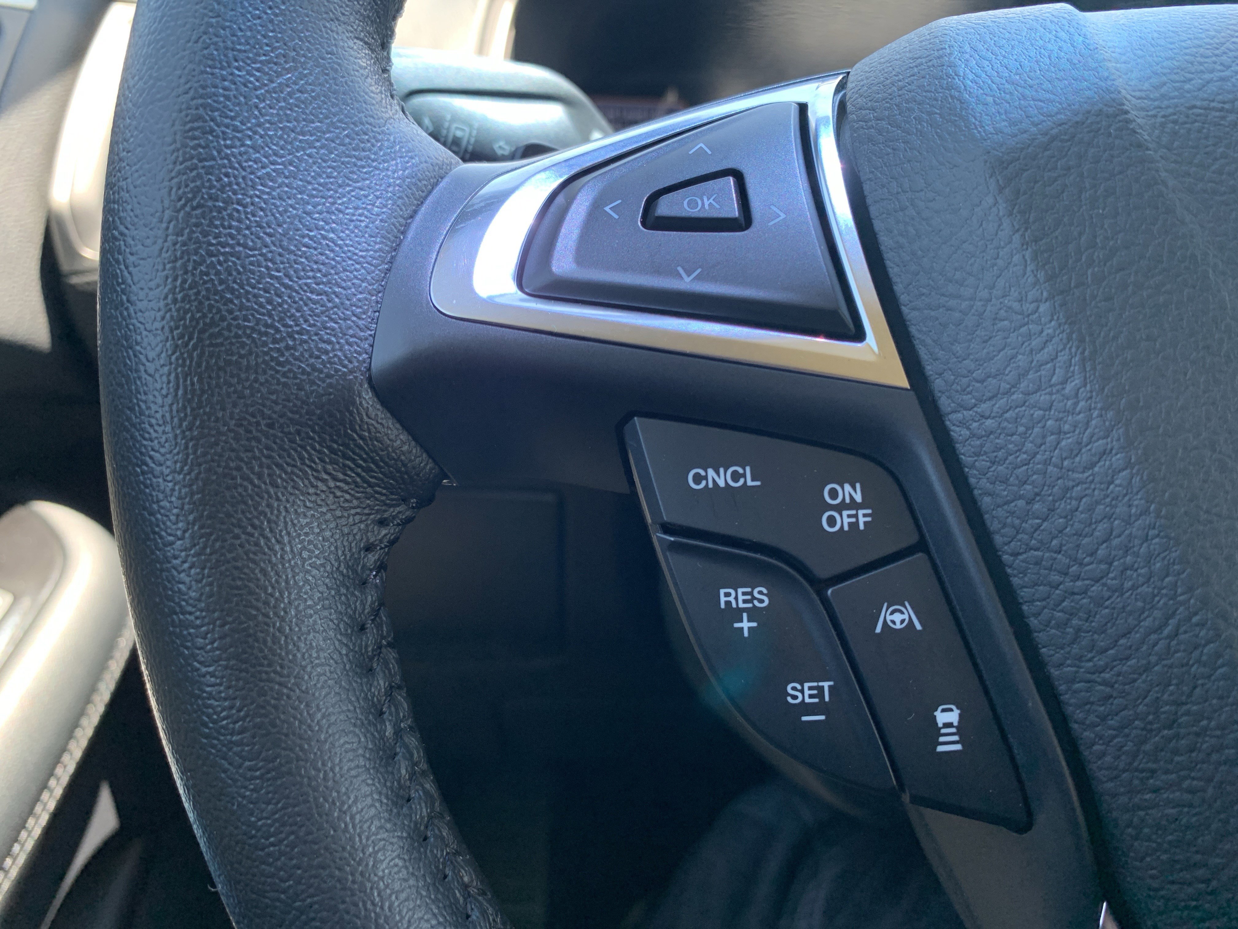 Used 2020 Ford Edge SEL w/ Cold Weather Package AWD/4WD image 19