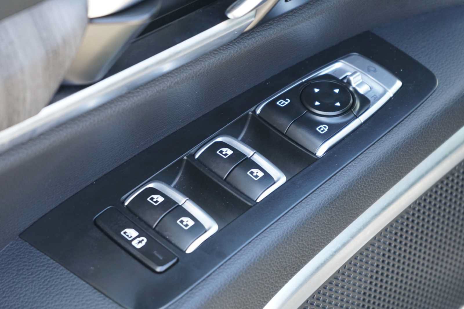 Used 2023 Kia Telluride SX FWD image 16