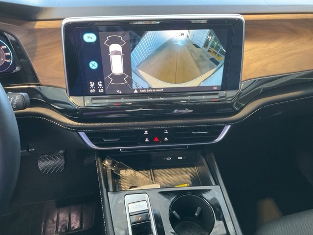 Used 2024 Volkswagen Atlas SE image 14