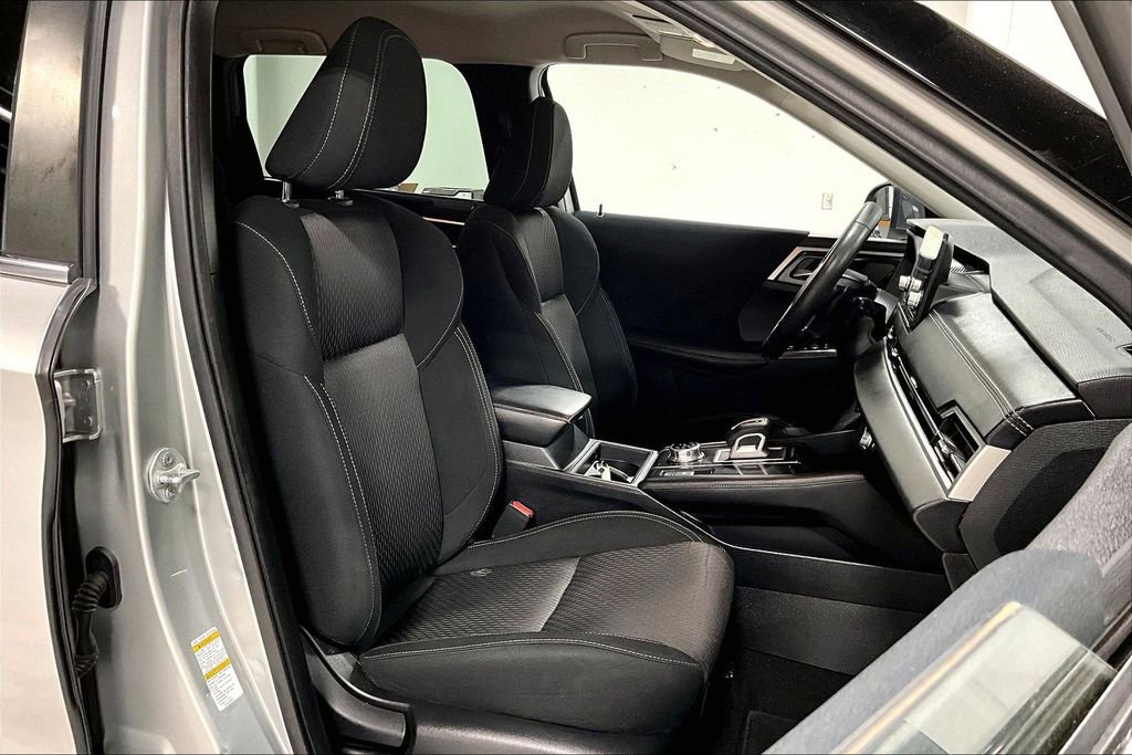 Used 2022 Mitsubishi Outlander ES image 10