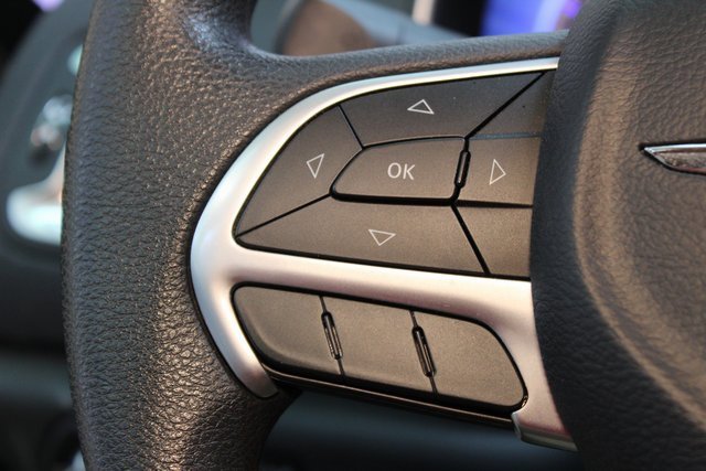 Used 2015 Chrysler 200 LX image 19