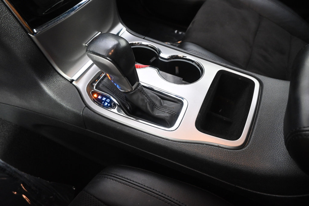 Used 2020 Jeep Grand Cherokee Altitude AWD/4WD image 32