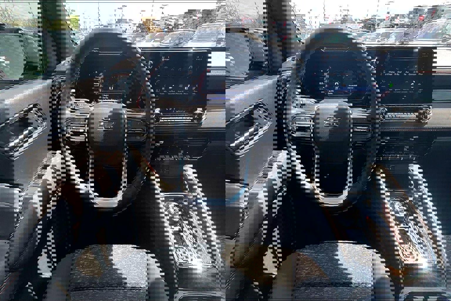 Used 2025 Chevrolet Colorado Z71 image 5