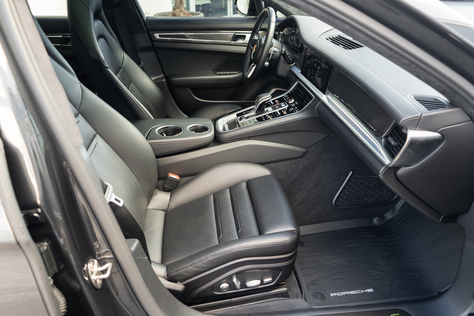 Used 2018 Porsche Panamera Turbo S AWD/4WD image 45