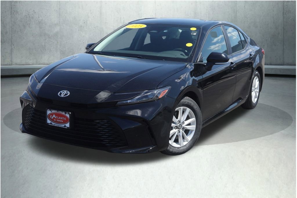 Used 2025 Toyota Camry LE FWD image 18