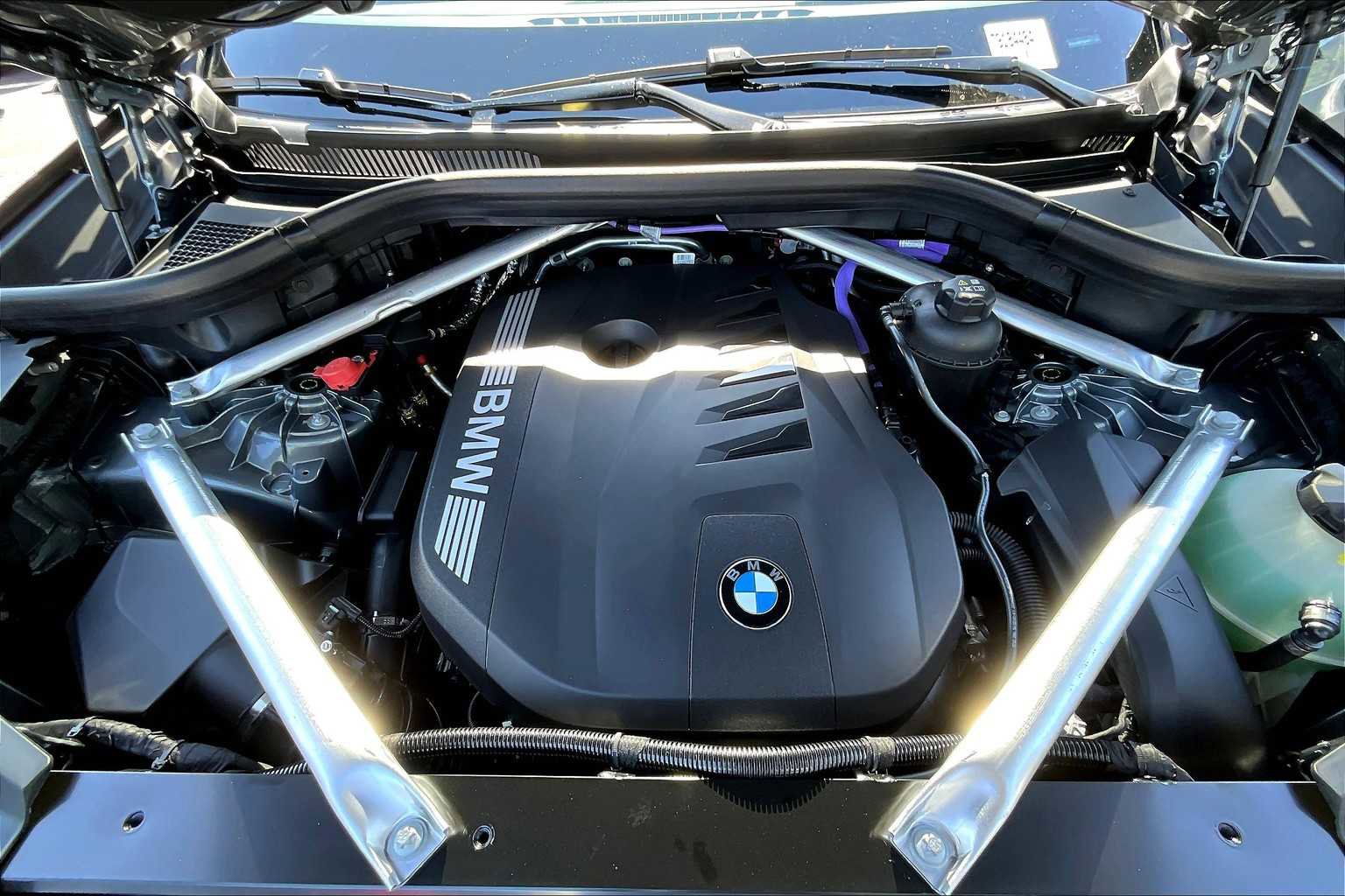 New 2026 BMW X5 sDrive40i w/ M Sport Package image 16