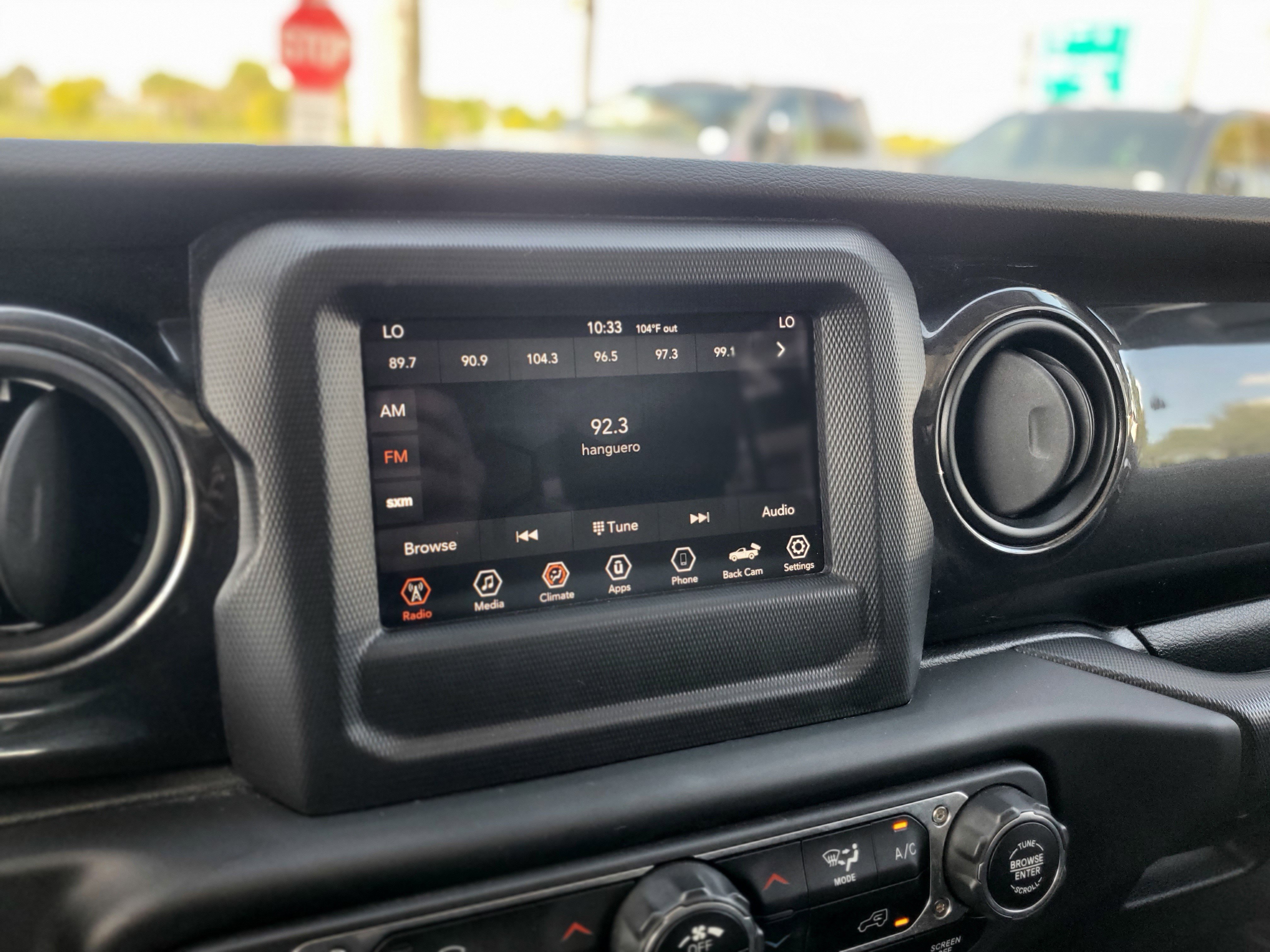 Used 2020 Jeep Gladiator Sport image 23