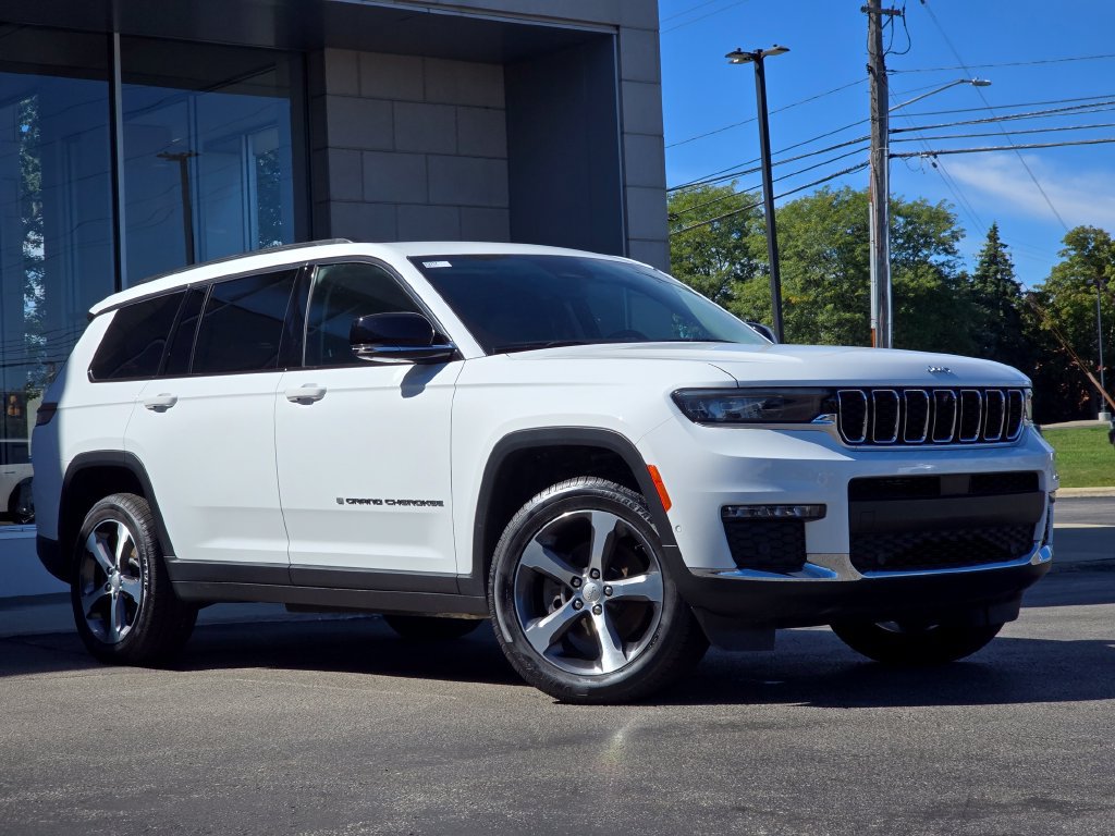Used 2023 Jeep Grand Cherokee L Limited w/ Luxury Tech Group II AWD/4WD image 1