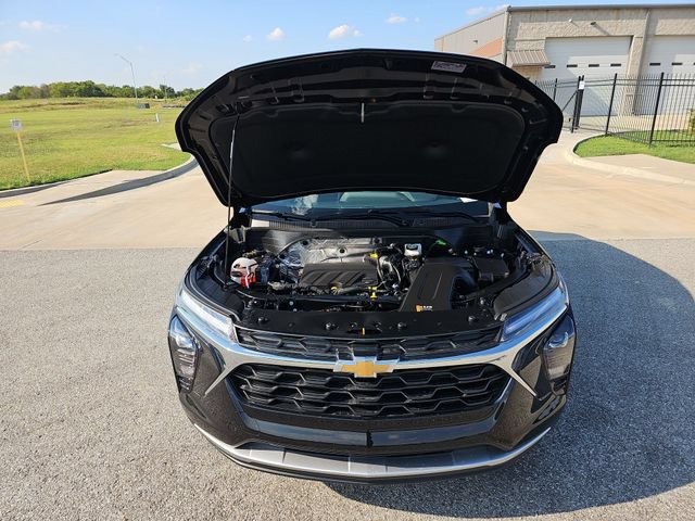 New 2026 Chevrolet Trax LT w/ Driver Confidence Package FWD image 29
