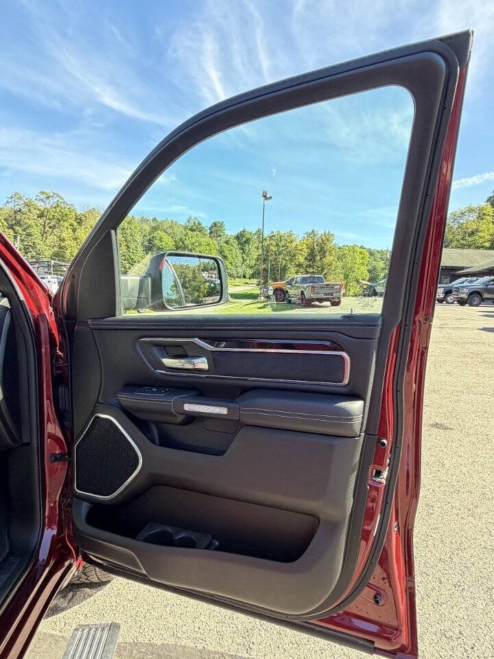 Used 2019 RAM 1500 Laramie w/ Sport Appearance Package AWD/4WD image 21