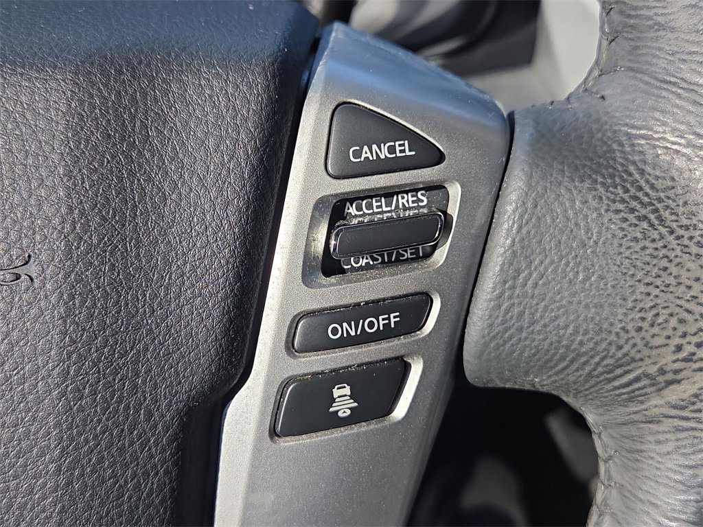 Used 2021 Nissan Titan SV w/ SV Convenience Package image 28