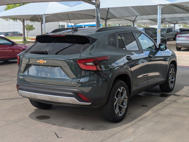 Used 2025 Chevrolet Trax LT FWD image 5