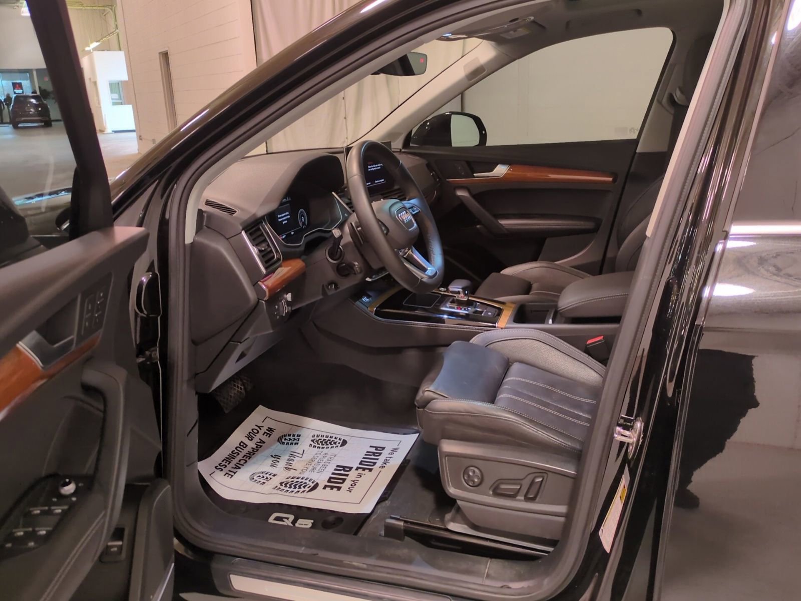 Used 2021 Audi Q5 Prestige w/ Prestige Package image 17