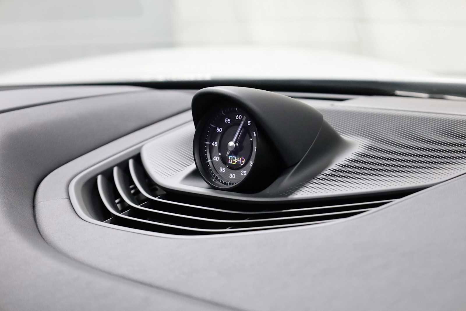 Certified 2025 Porsche Taycan image 24