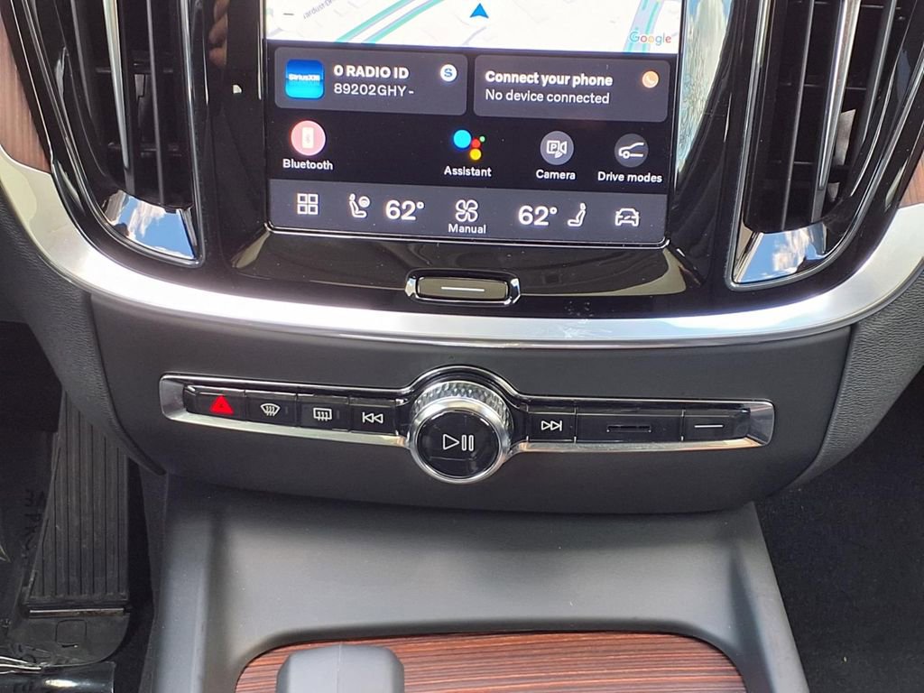 Certified 2025 Volvo V60 B5 Cross Country Plus AWD/4WD image 17