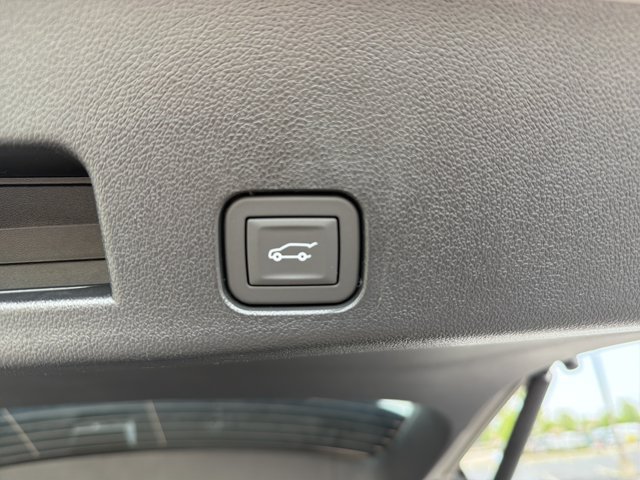 New 2026 Chevrolet Traverse Z71 w/ Driver Confidence Package AWD/4WD image 36