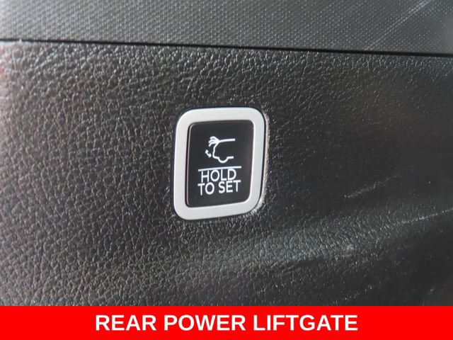 Used 2023 Jeep Wagoneer L Series II AWD/4WD image 32