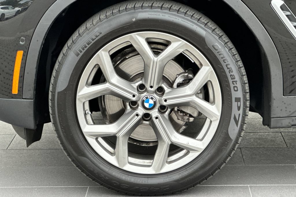 Used 2025 BMW X4 xDrive30i w/ Premium Package AWD/4WD image 32