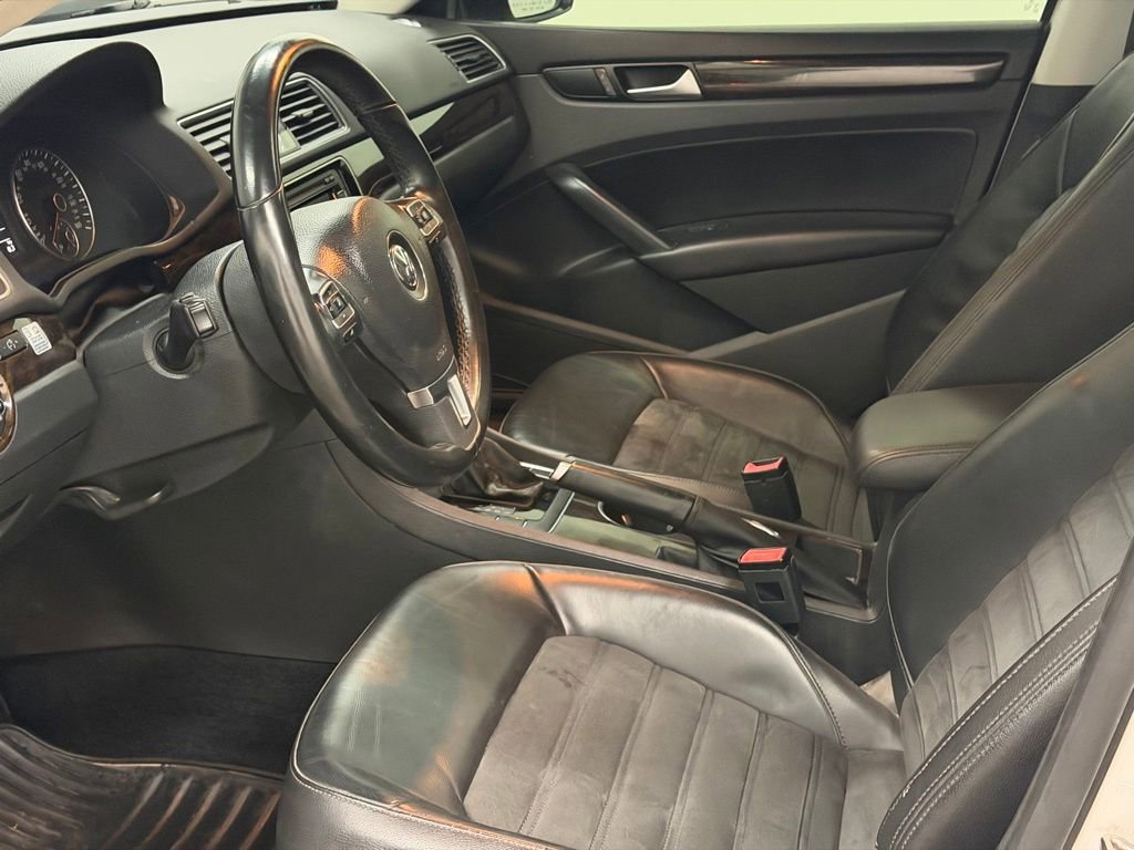 Used 2015 Volkswagen Passat TDI SEL Premium image 14