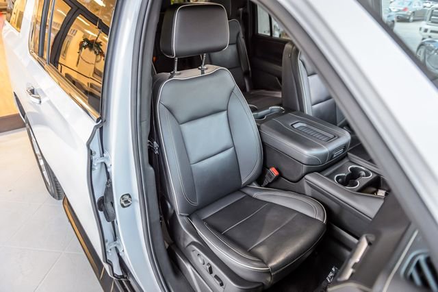 Used 2023 Chevrolet Suburban Premier image 26