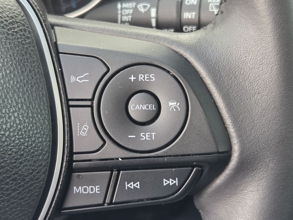 Used 2023 Toyota RAV4 XSE AWD/4WD image 23