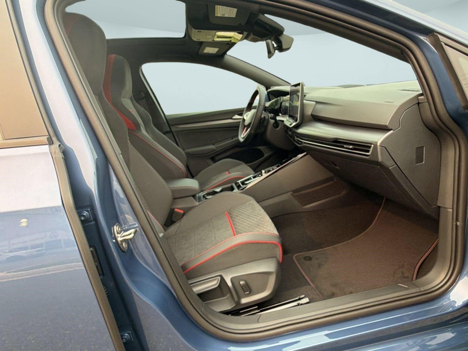 New 2026 Volkswagen Golf SE FWD image 24