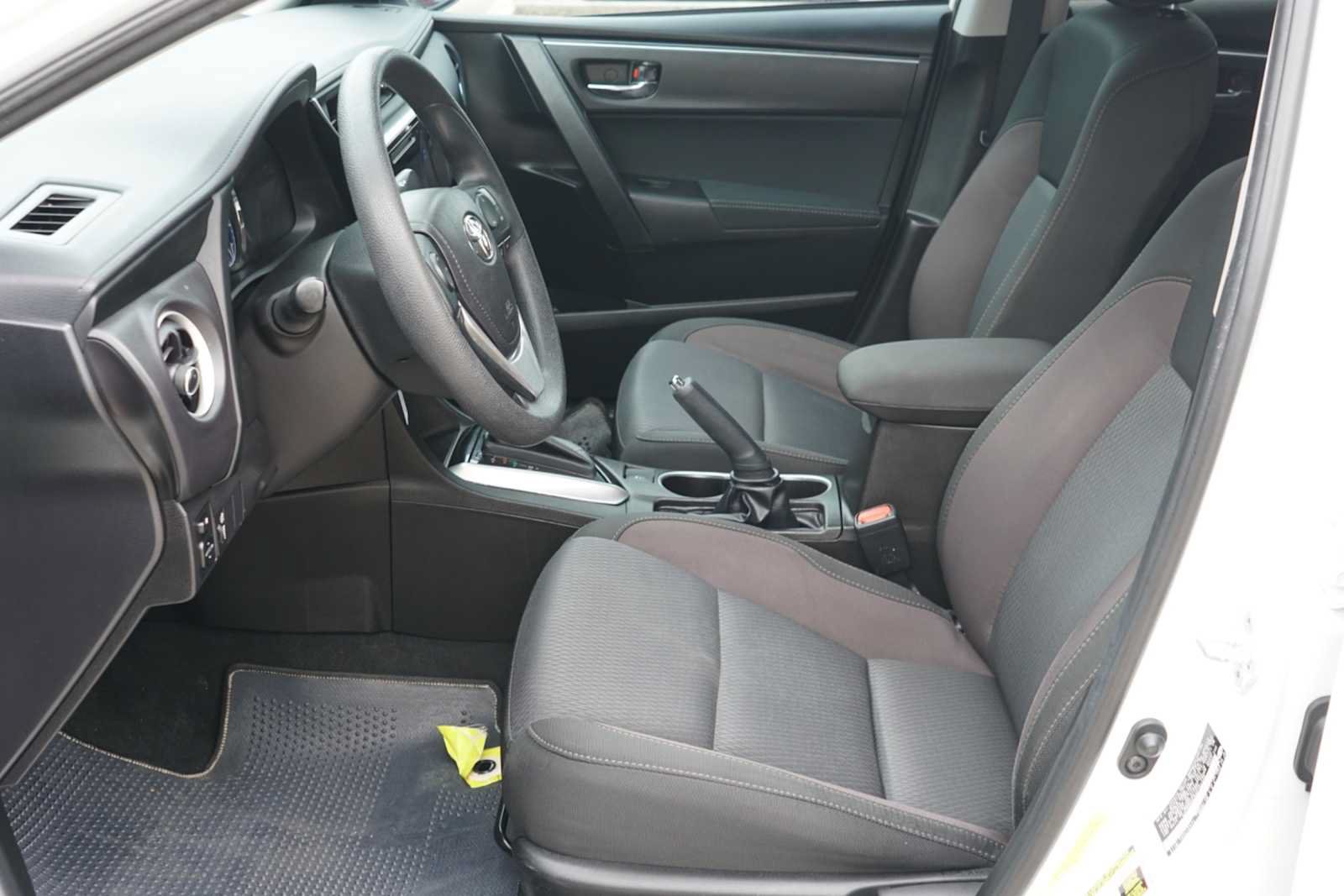Used 2017 Toyota Corolla LE FWD image 9