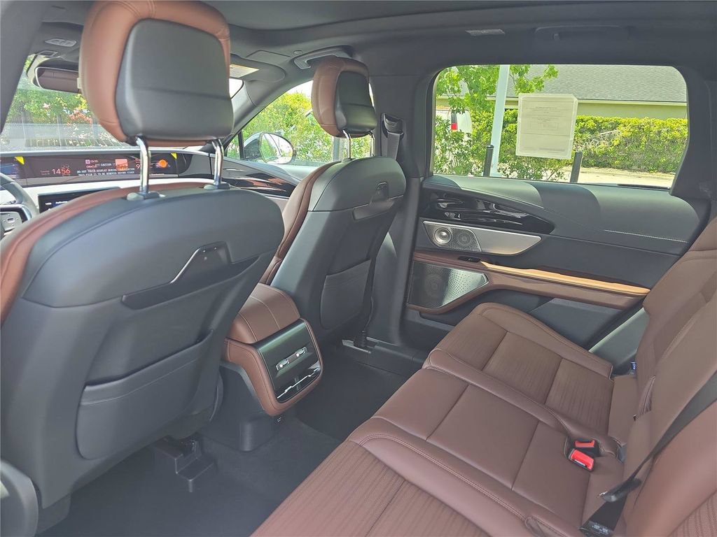 New 2026 Lincoln Nautilus Reserve AWD/4WD image 10