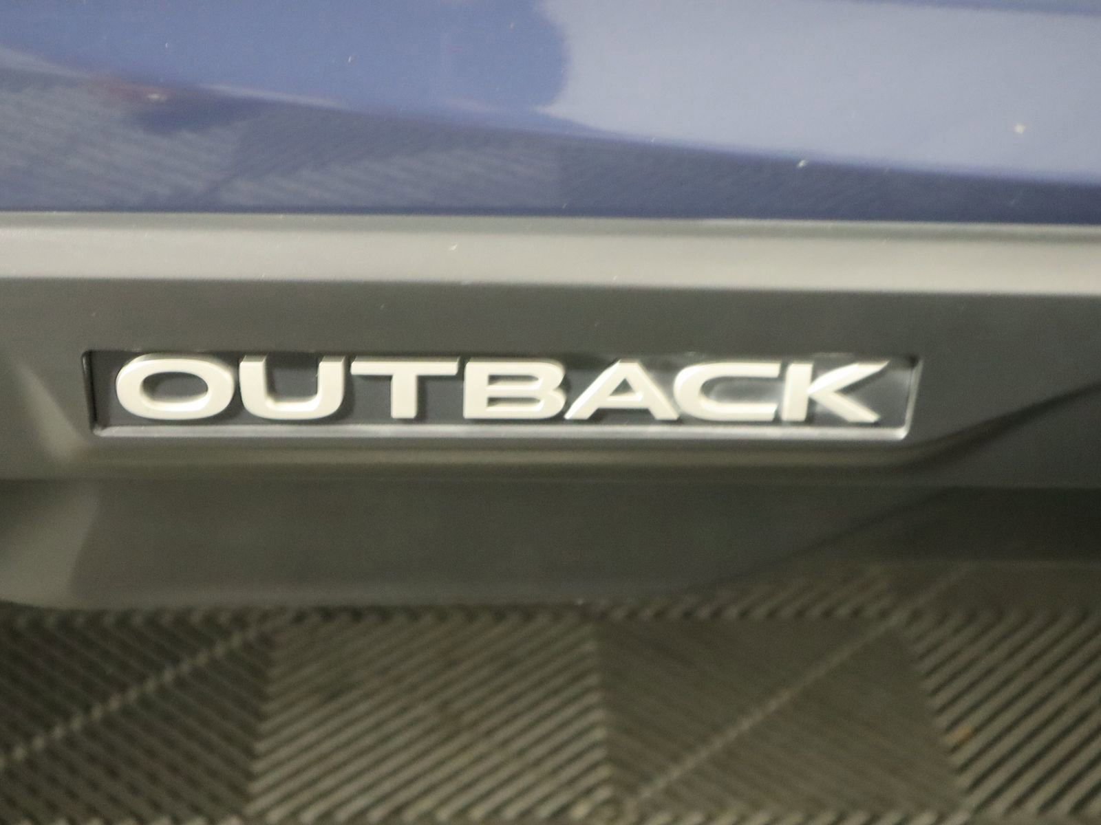 Used 2023 Subaru Outback Limited image 13