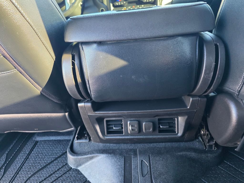 Used 2019 Chevrolet Silverado 1500 LT w/ Texas Edition AWD/4WD image 28