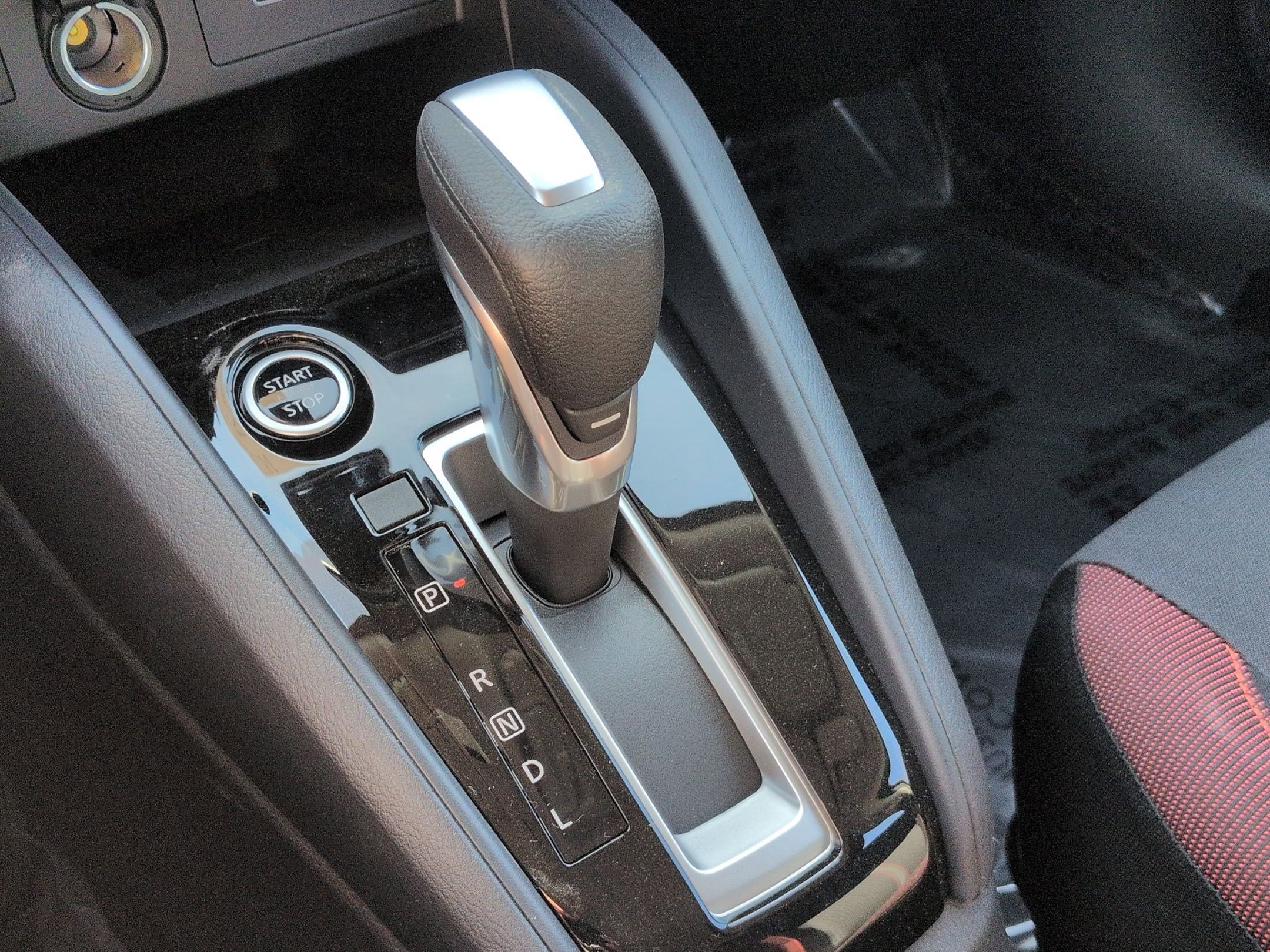 New 2025 Nissan Versa SR w/ Trunk Package image 18