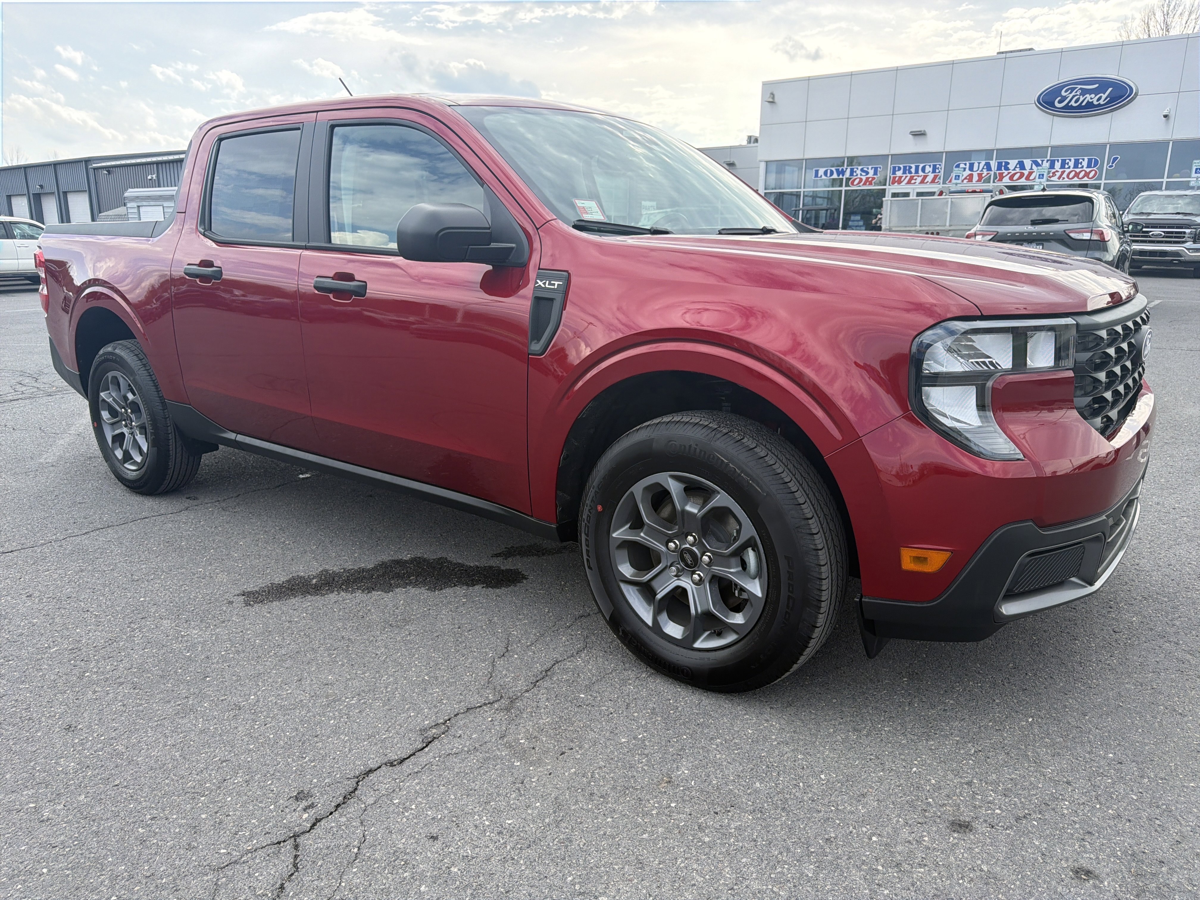 New 2025 Ford Maverick XLT w/ Equipment Group 301A