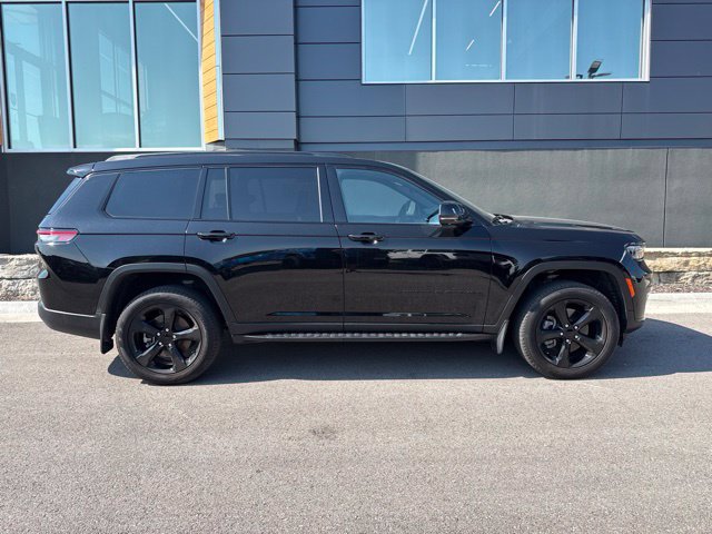 Used 2025 Jeep Grand Cherokee L Limited w/ Luxury Tech Group II AWD/4WD image 2