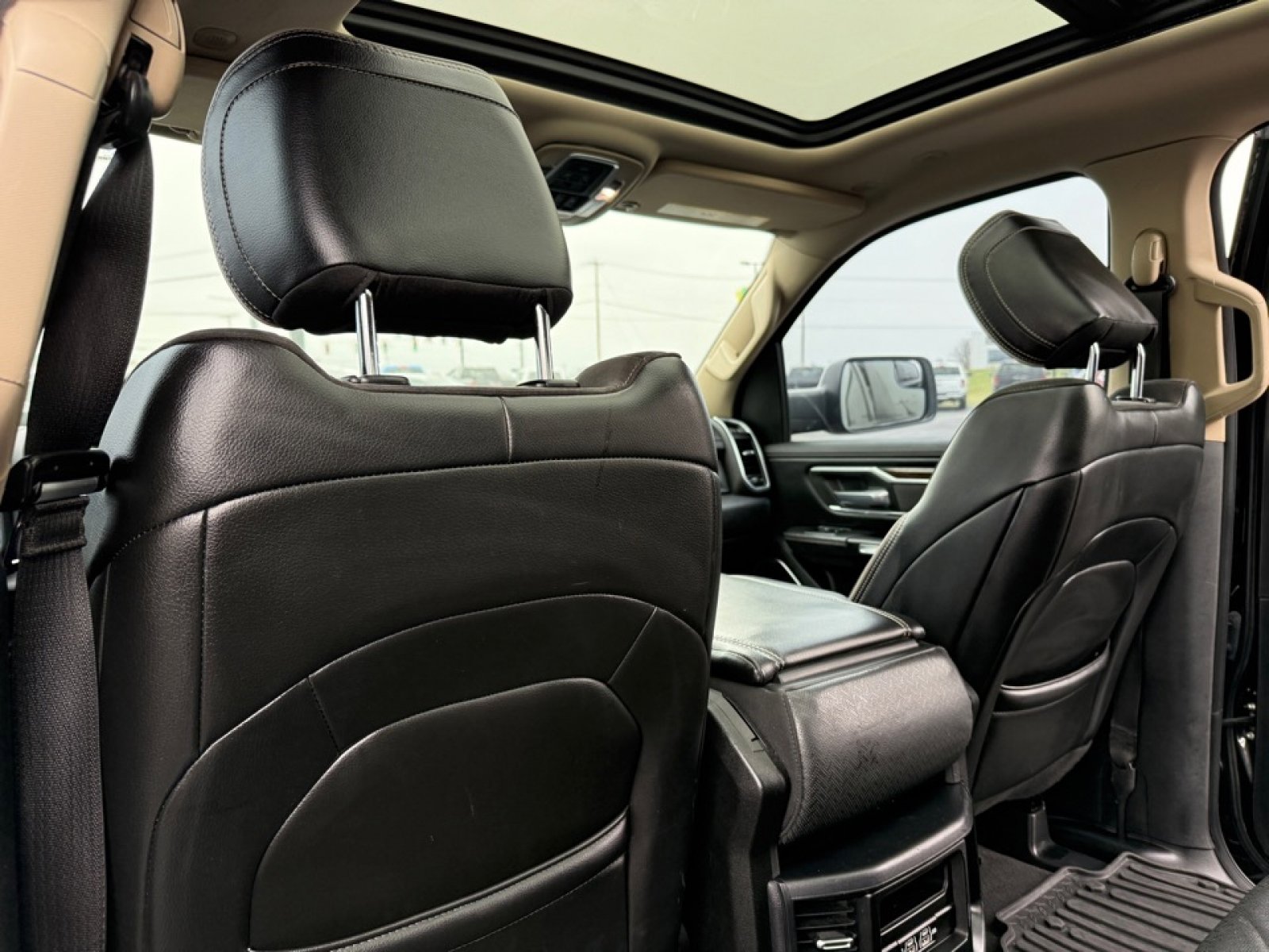 Used 2019 RAM 1500 Laramie image 18