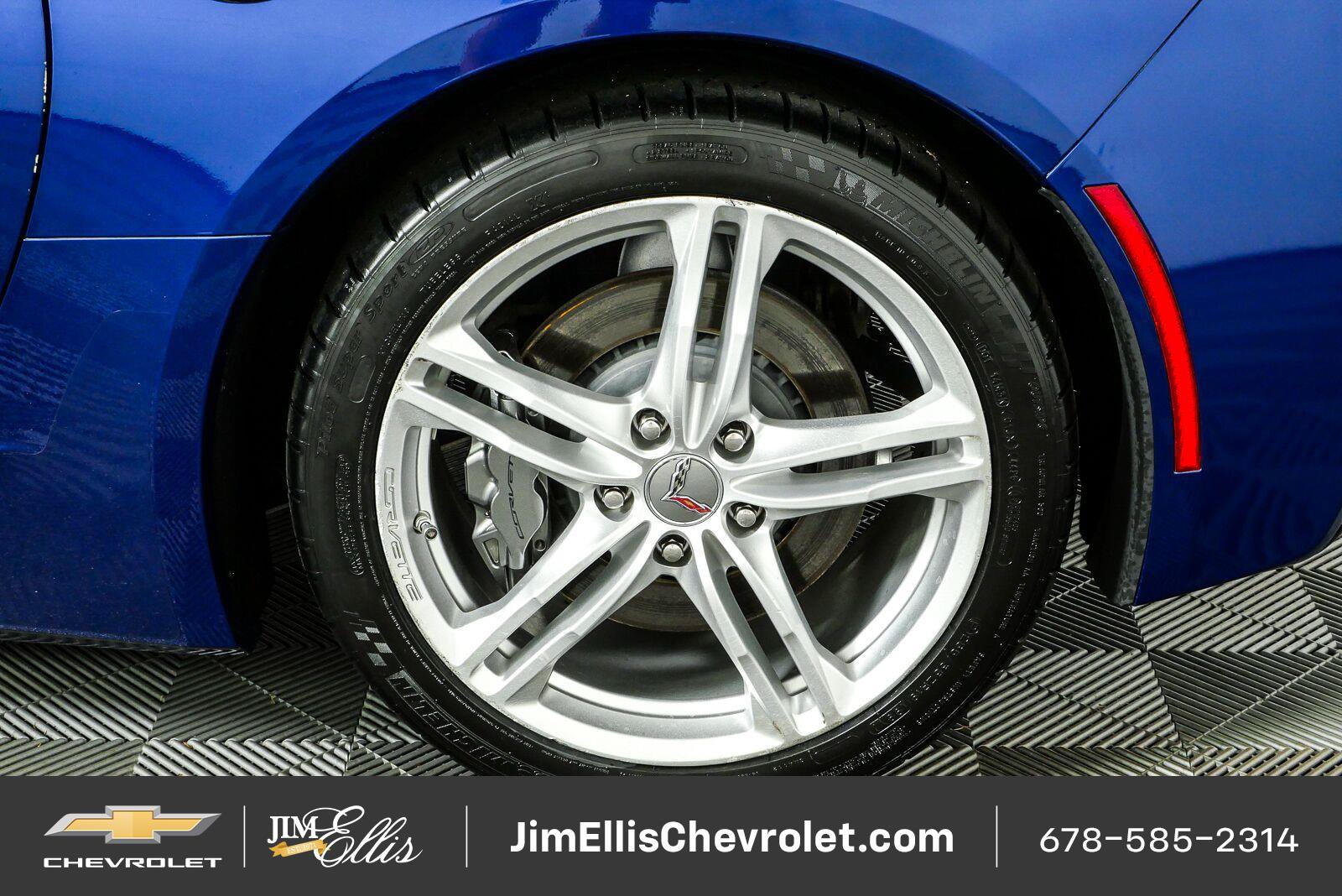 Used 2017 Chevrolet Corvette Stingray Coupe w/ 1LT RWD image 34