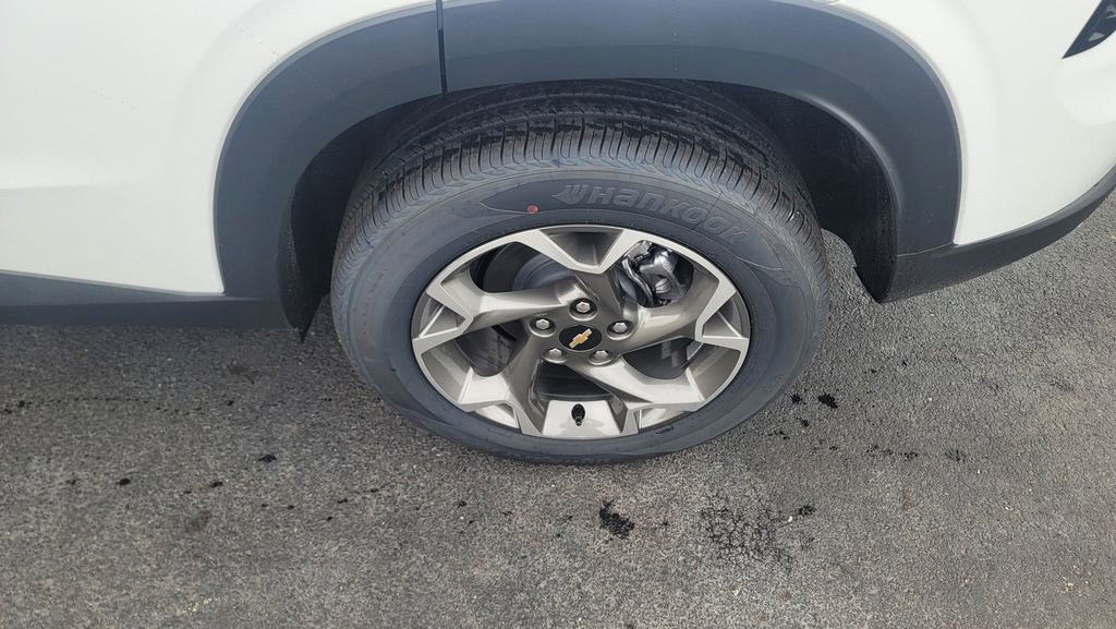 New 2026 Chevrolet Trax LT image 8