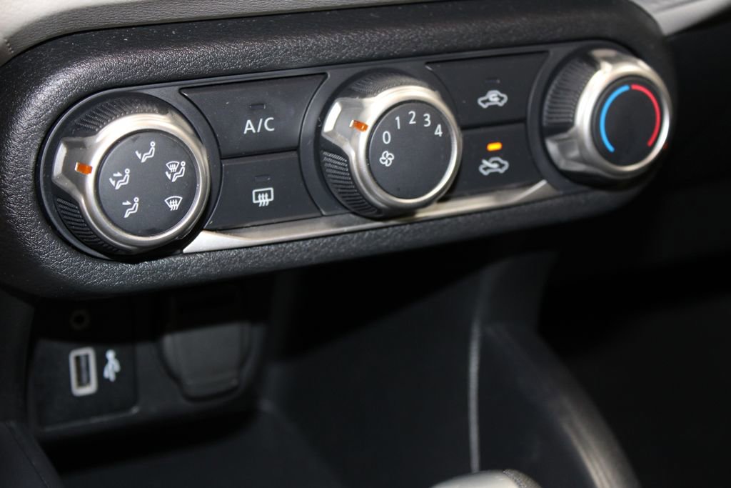 Used 2021 Nissan Versa SV image 24