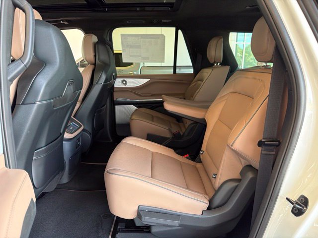 New 2027 Lincoln Navigator L Black Label AWD/4WD image 14
