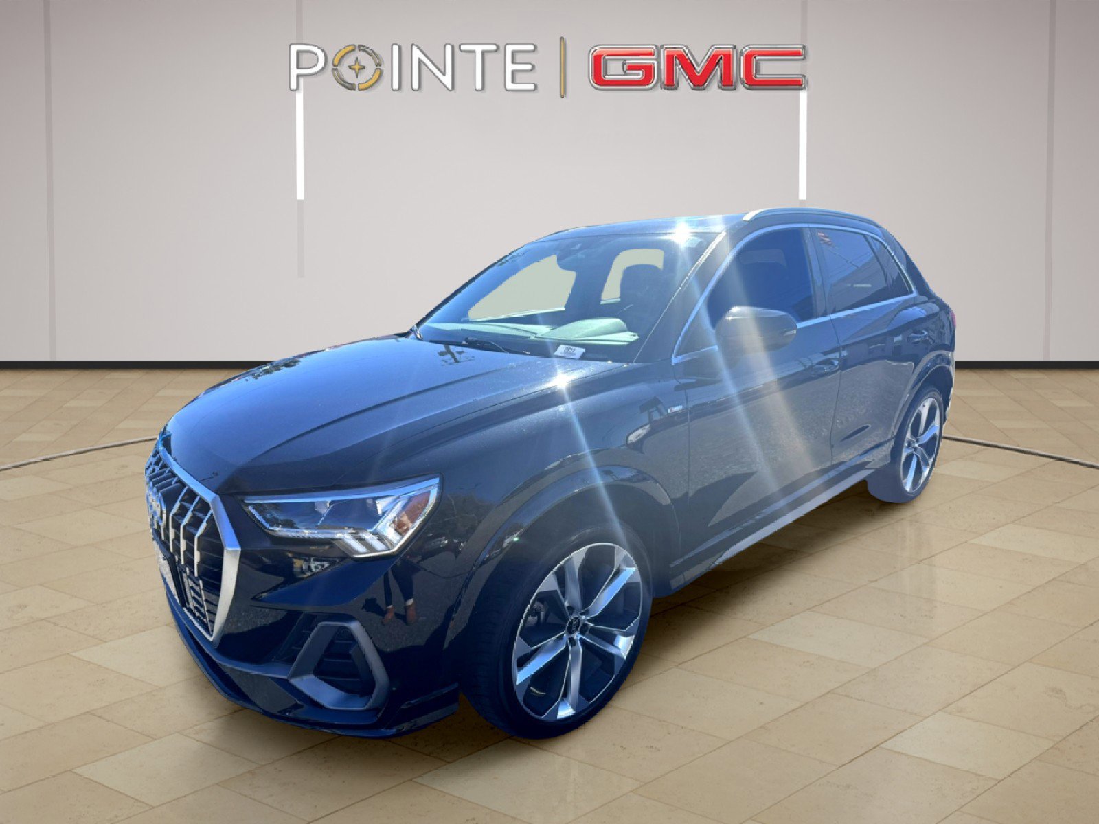 Used 2021 Audi Q3 2.0T Premium Plus w/ Premium Plus Package image 3