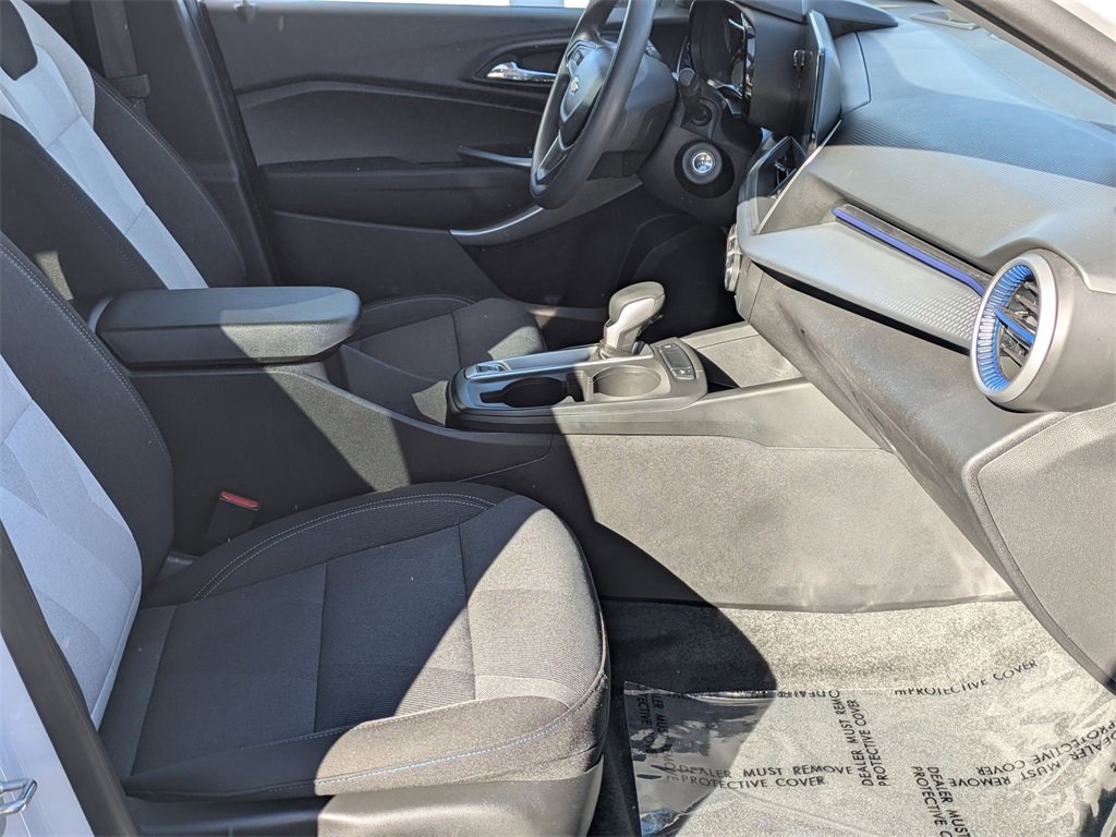 Used 2025 Chevrolet Trax LS image 29
