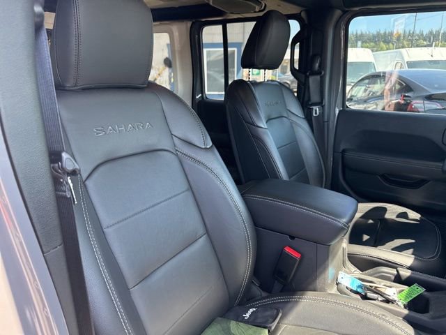 Used 2023 Jeep Wrangler Unlimited Sahara w/ Cold Weather Group AWD/4WD image 7